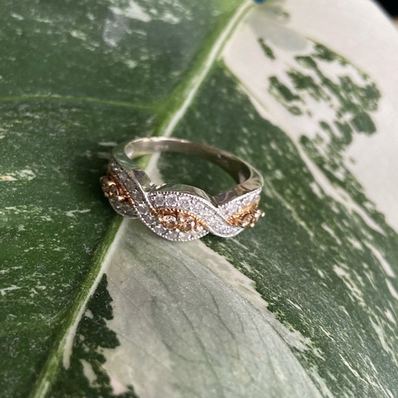 14k white gold diamond ring, size 5 1/2 - Picture 2 of 9